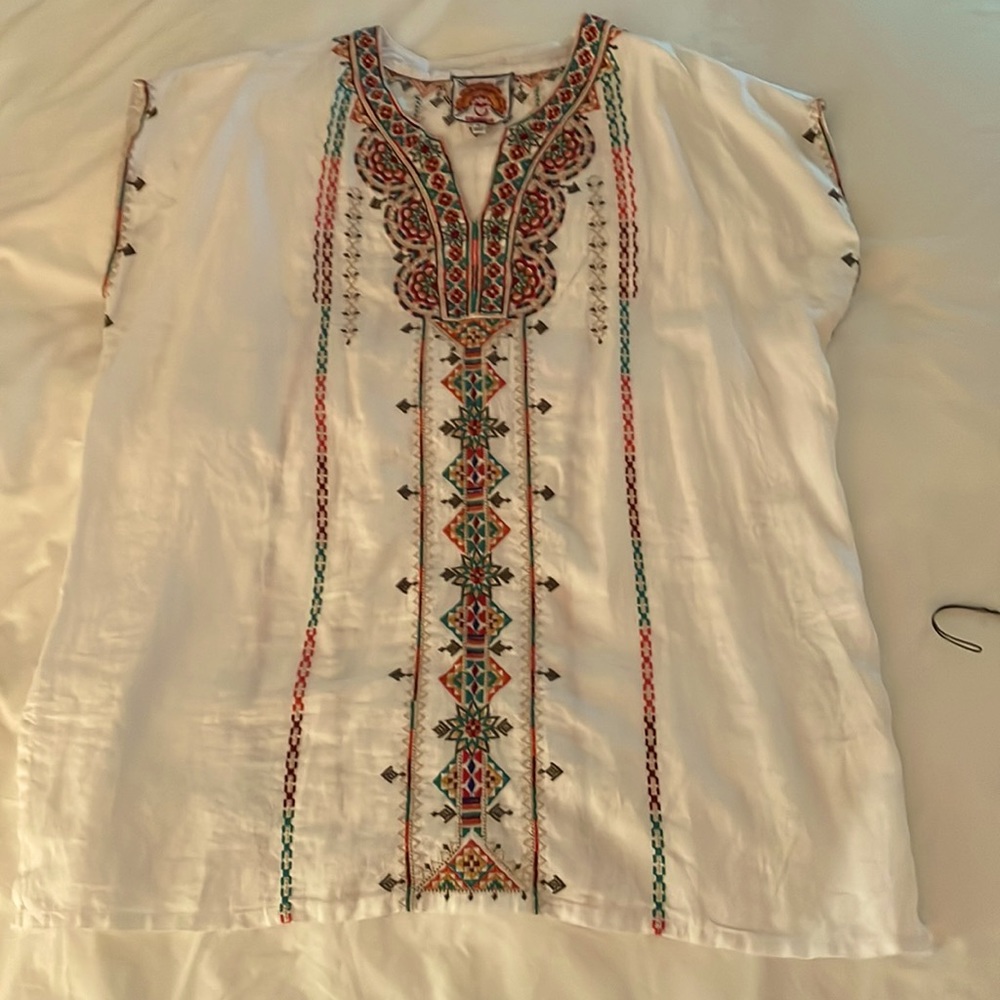 New Johnny Was Boho Tunic white w/colorful embroidery, excellent, not worn. XL.